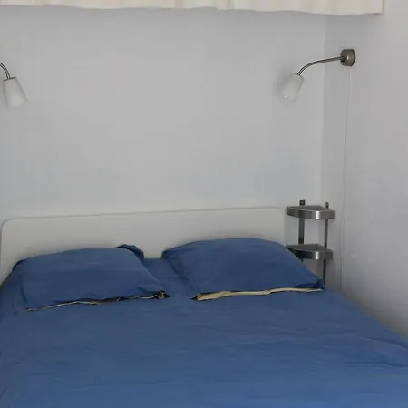 Andenia Terrasses Et Parking Apartmán *